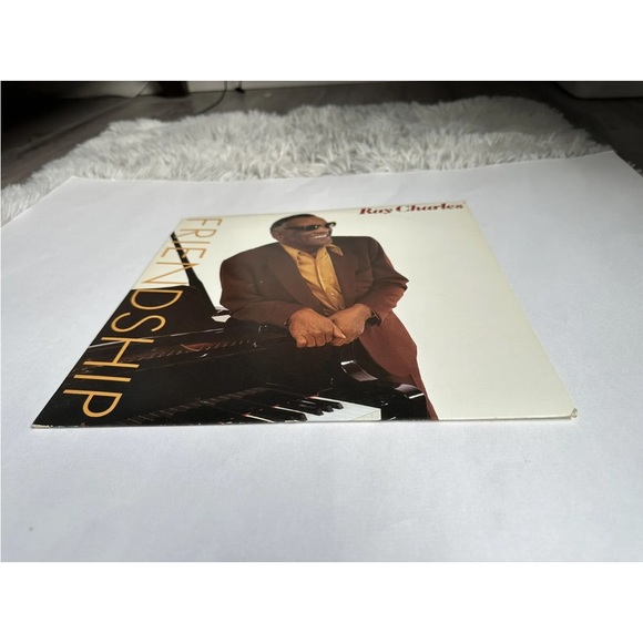 Ray Charles FRIENDSHIP LP
Vinyl Record 1984 [Willie Nelson Johnny Cash] - Picture 12 of 12